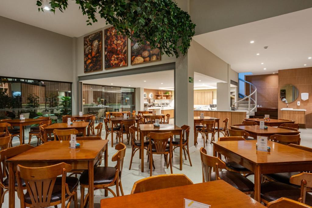 Malibu Plaza Hotel Лауру-ди-Фрейтас Экстерьер фото